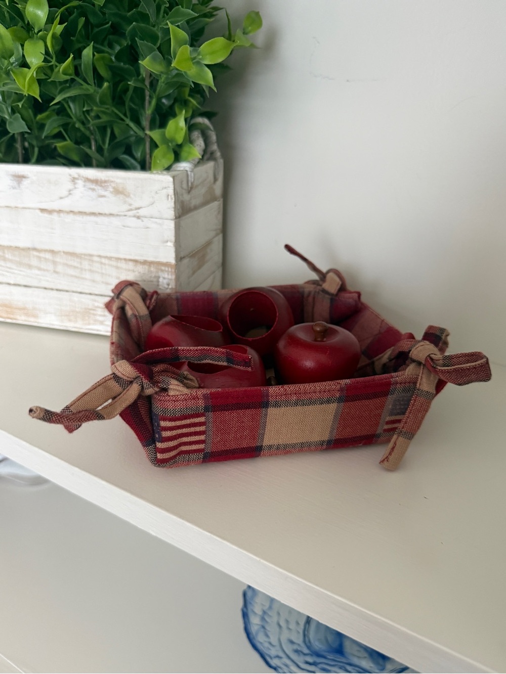 Primitive Country Apple Napkin Rings Set of 4 with Americana Plaid Fabric